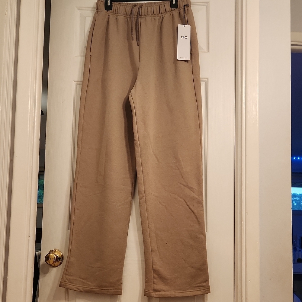 ALO Yoga Tan Sweatpants Relaxed Fit Elastic Waistband